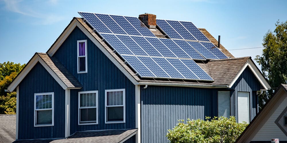 experienced solar roofing expert Poulsbo